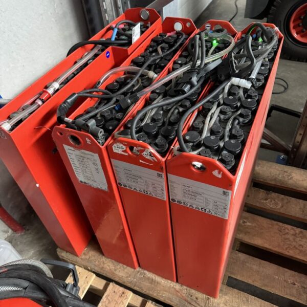 *Sonstige 24V Batterie 200 AH Bj.2018