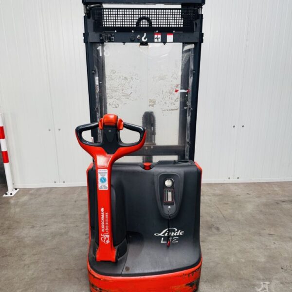 Linde L 12 Duplex Mast Batterie Bj.24