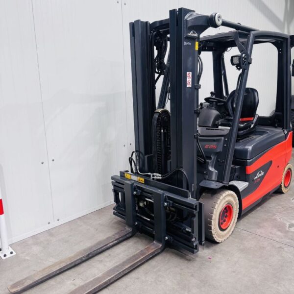Linde E 25 L-01 Triplex Batterie Bj.19