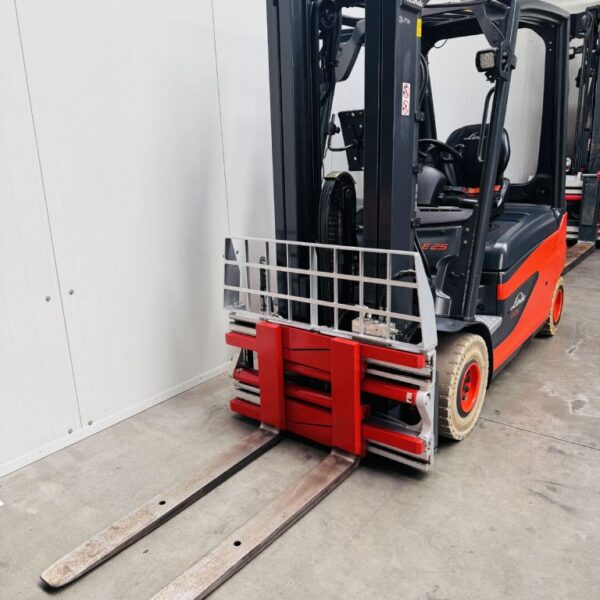 Linde E 25 L-01 Triplex Batterie Bj.19